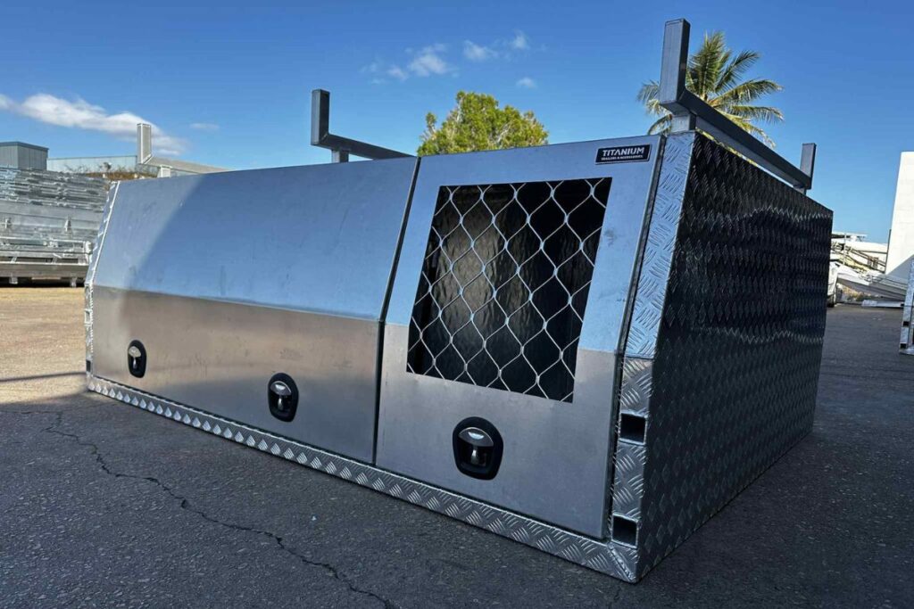 2100 checker flat door with qtr dog box