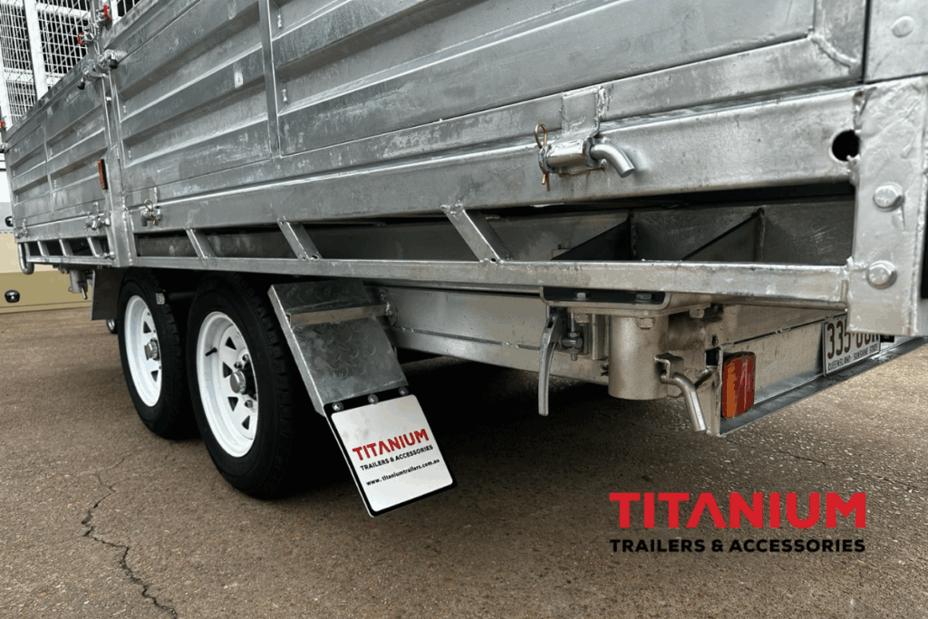 Side view Tipper