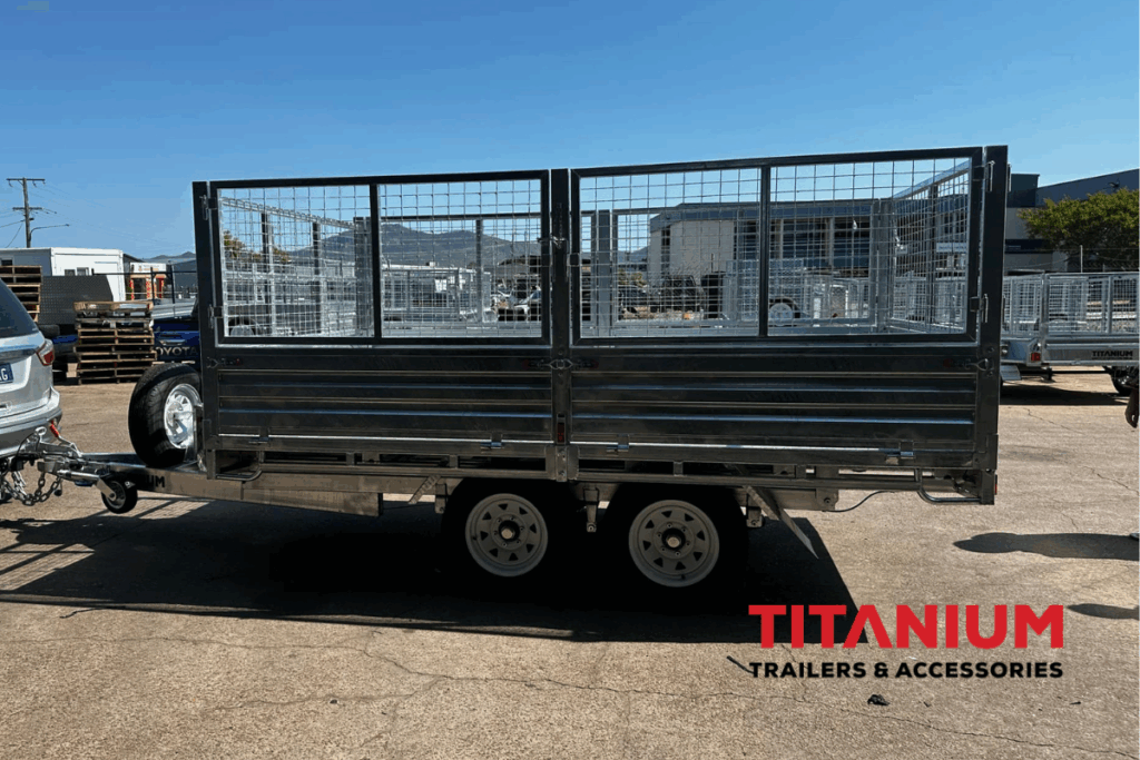 Tipper Trialer Side view